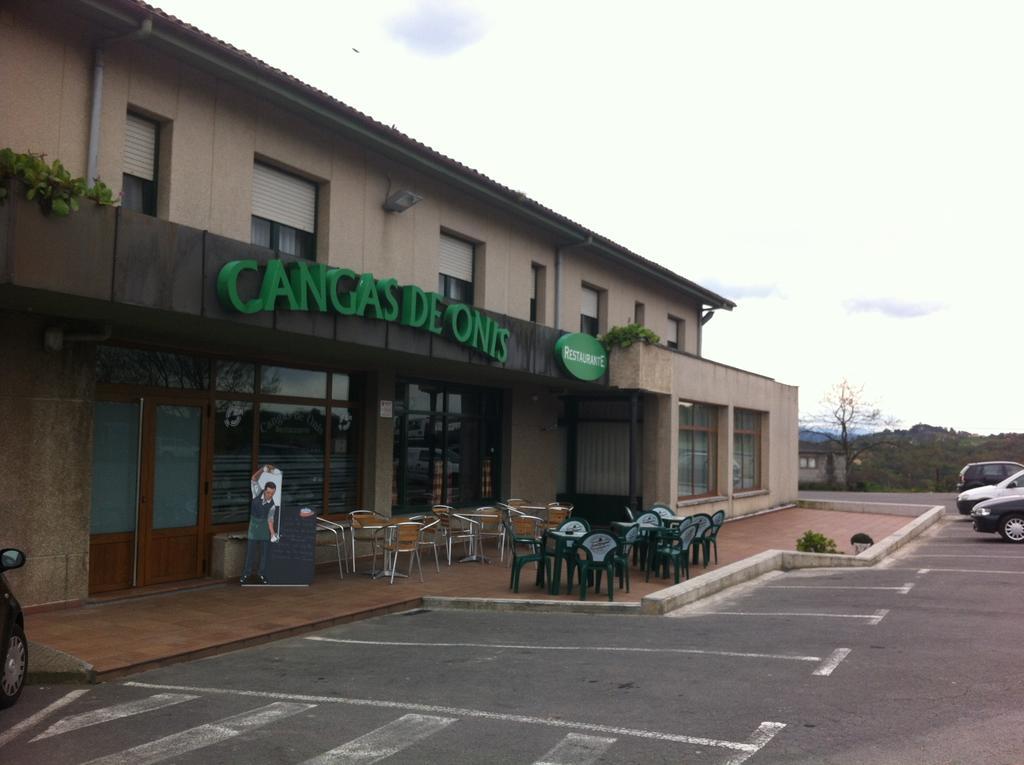Pensión Cangas de Onis Hotel Siero Exterior foto